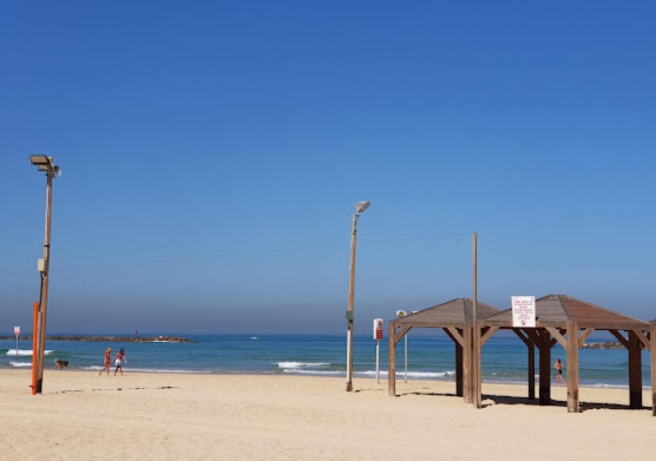1B Patio Beach House Premium Location W/2 Balcony Tel Aviv-Jaffa Exterior foto
